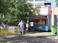 901740 Afbeelding van de suikerspin- en popcornkraam op de Kinder-Family-Kermis op het Brusselplein in Leidsche Rijn ...